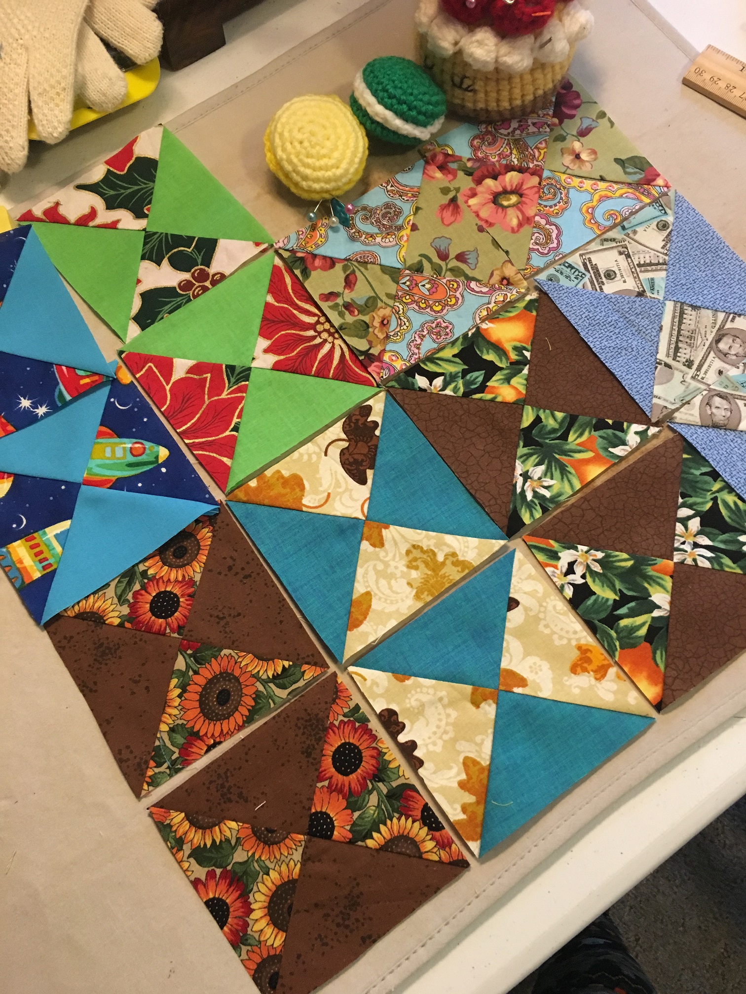 an-hourglass-a-day-project-how-to-make-an-hourglass-quilt-block